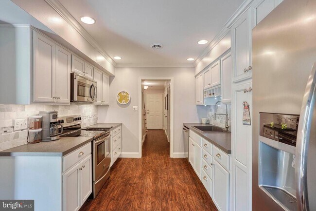 Building Photo - 6385 Stephens XG