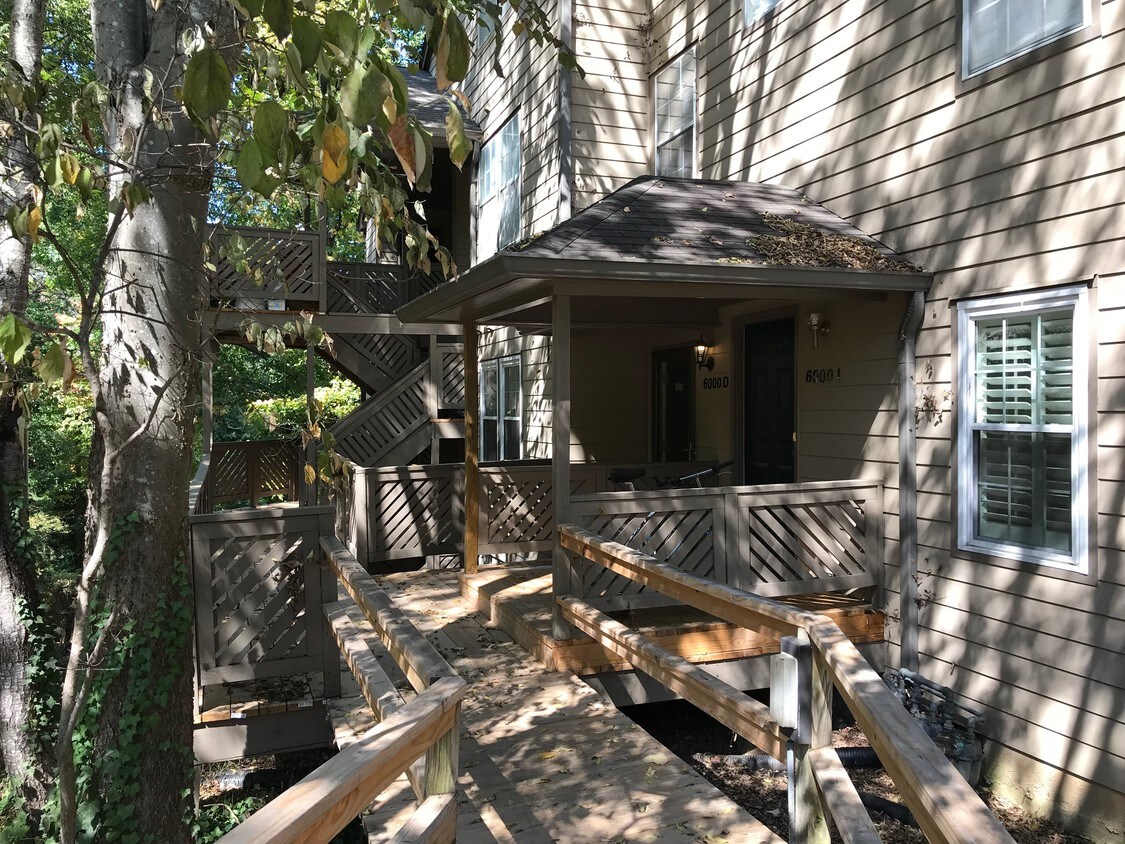 Foto principal - 6000 Gray Gate Ln