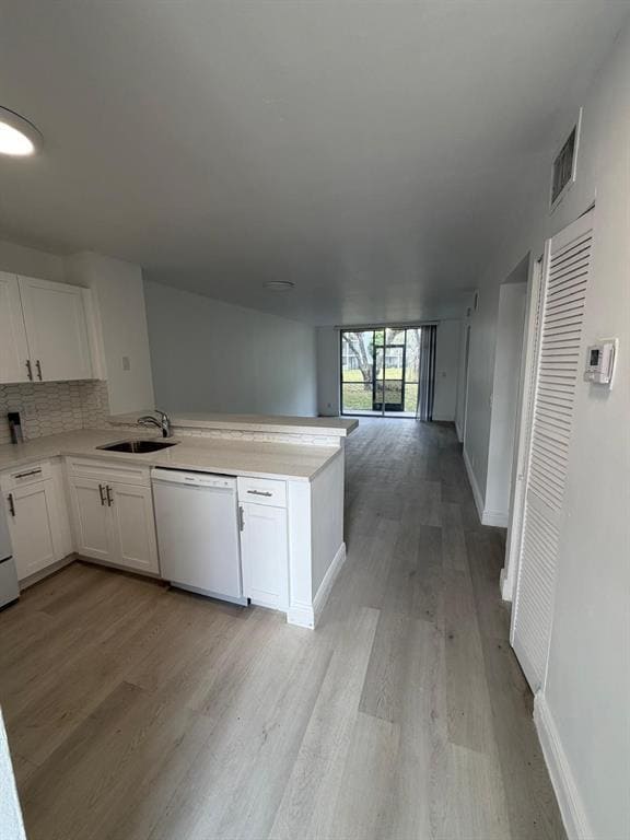 Foto del edificio - 8730 N Sherman Cir