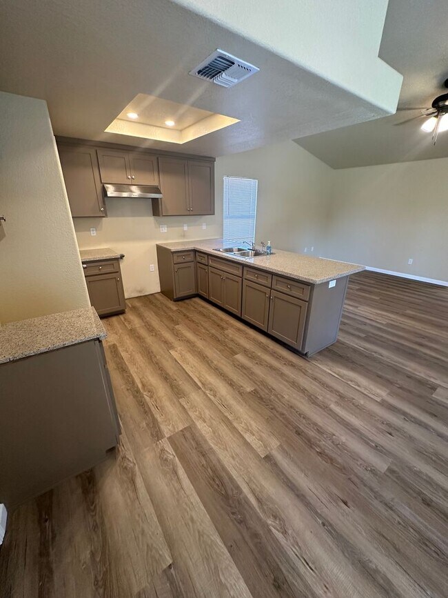 Building Photo - Freshly remodeled home