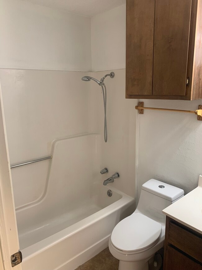 Building Photo - 309 Highland Estates Dr