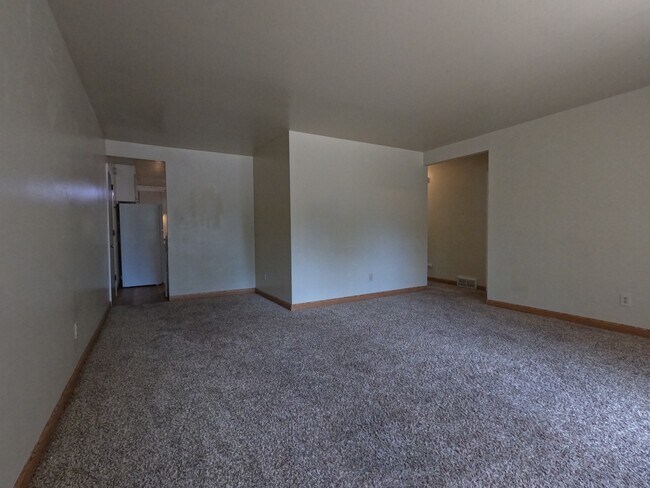 Building Photo - 2737 Leisure Dr