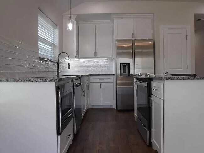 Foto del edificio - 810 N Broughton St