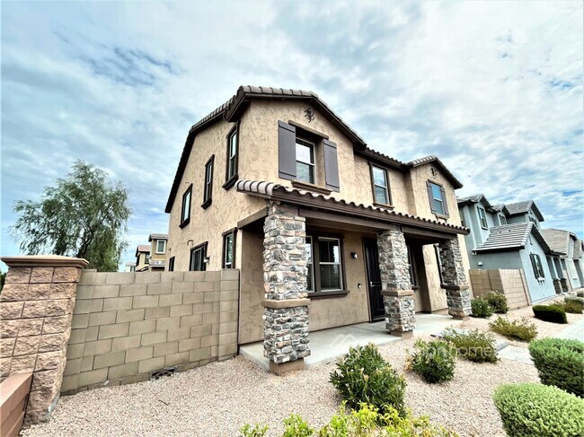 Building Photo - 146 N Sandal