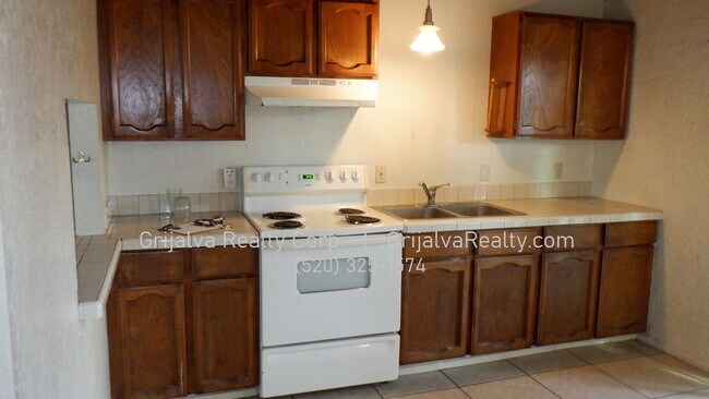 Foto del edificio - 2016 N Madelyn Ave