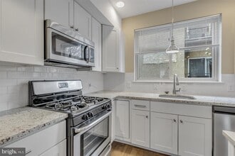 Building Photo - 2030 Sepviva St