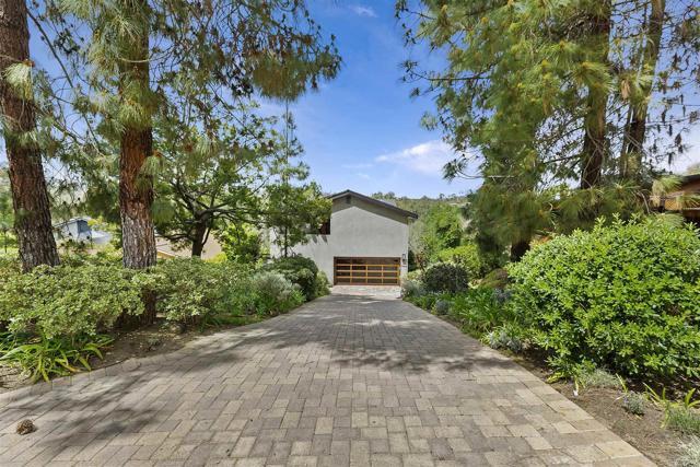 Building Photo - 744 Val Sereno Dr