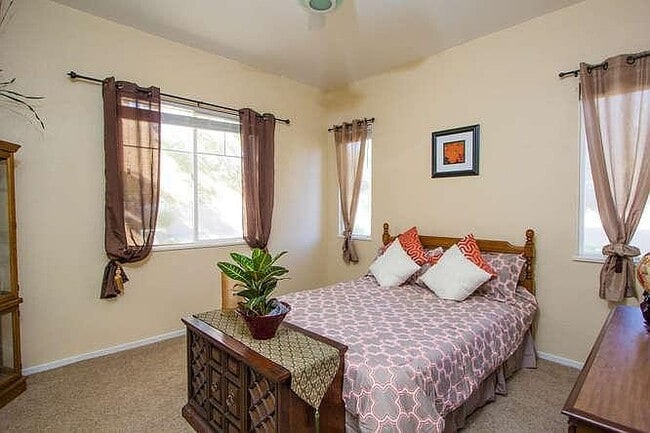 Building Photo - 447 Elegance Pl