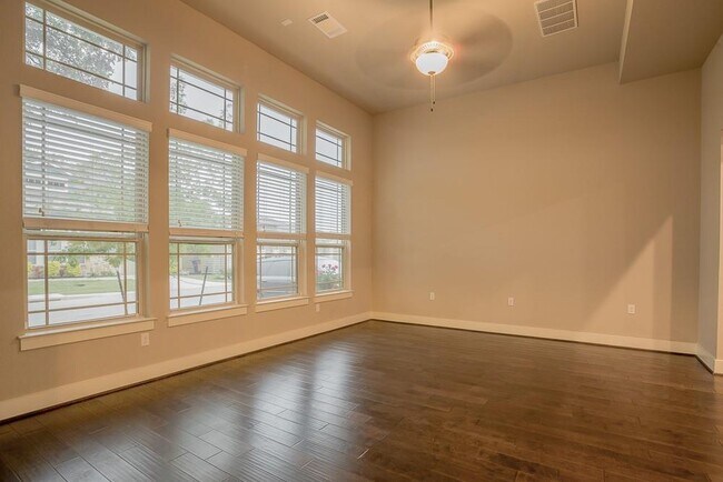 Building Photo - 10604 Wills Lp