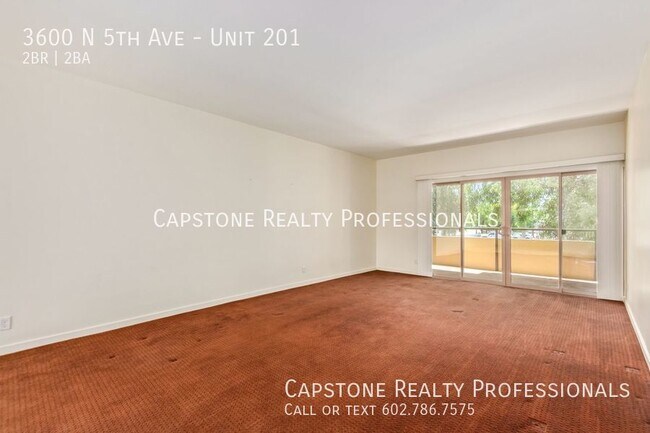 Building Photo - Charming 2 Bed 2 Bath Apartment in Melrose!