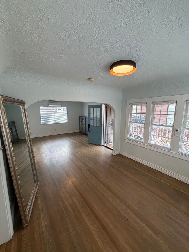 Building Photo - 1555 32nd St