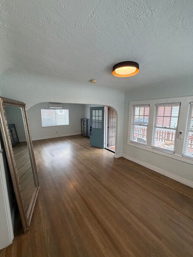 Foto del edificio - 1555 32nd St