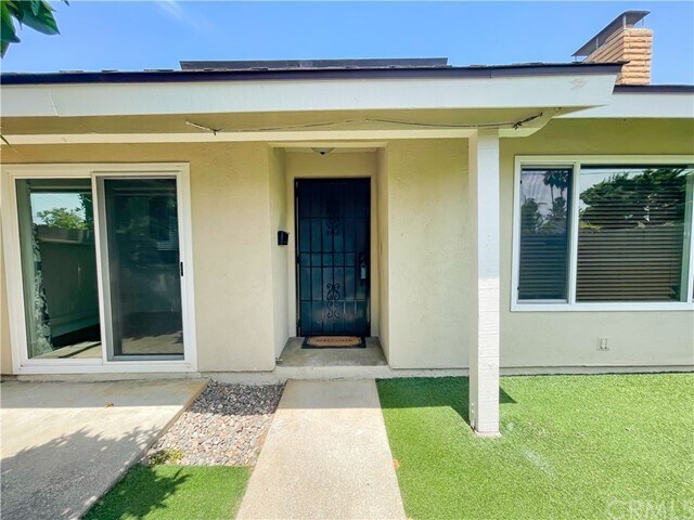 Foto del edificio - 12700 Newport Ave