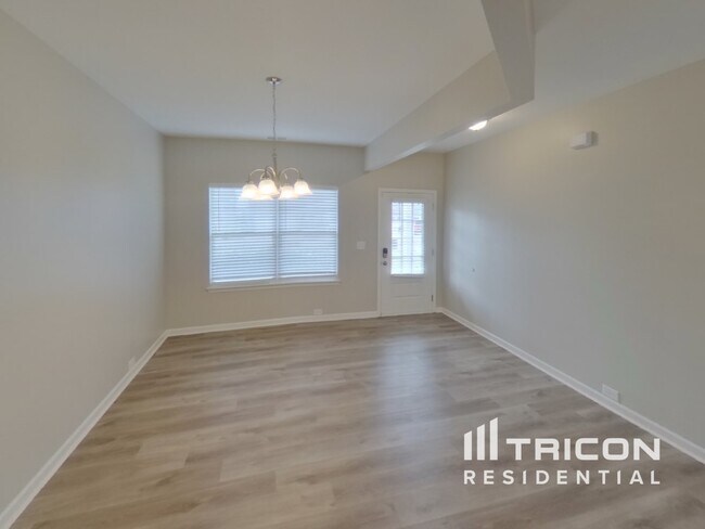 Foto del edificio - 3726 Pelham Wood Dr