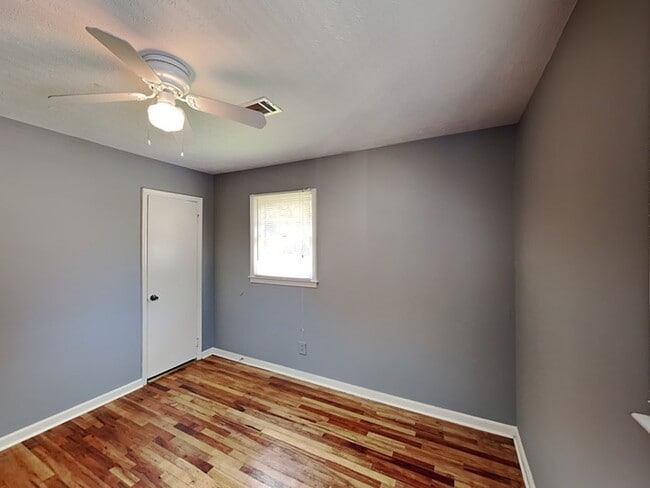 Foto del edificio - 6403 Kensington Ct