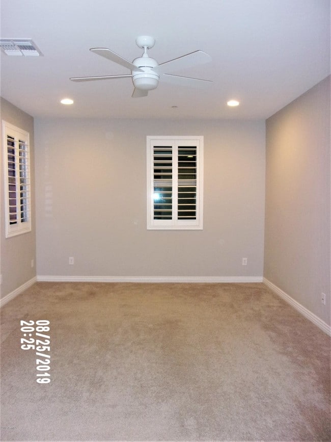 Foto del edificio - 15518 North 47th Pl