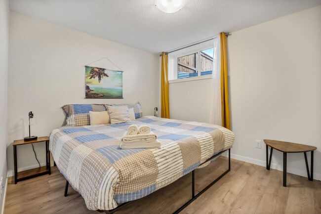 Photo du bâtiment - 260 Rowley Way NW