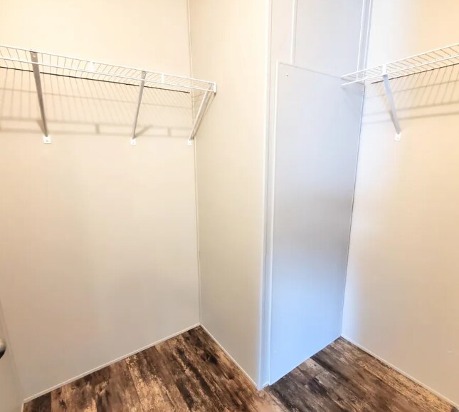 Foto del edificio - 8040 Harbour Dr