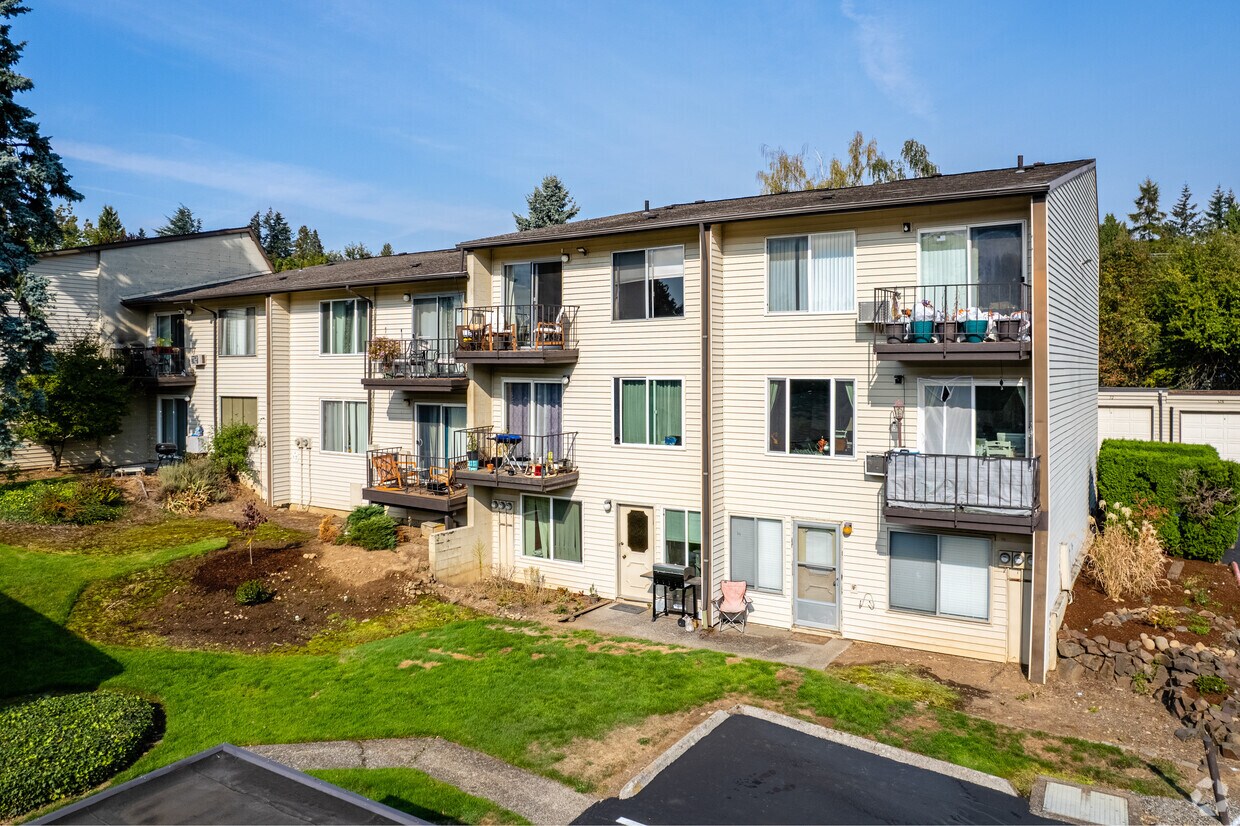 Greenbrook Condominiums Apartments in Gresham, OR