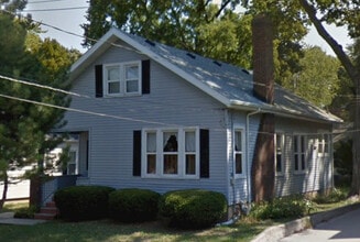 Building Photo - 1543 S Chicago Ave