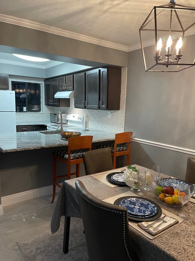 Building Photo - 205 Scottsdale Sq