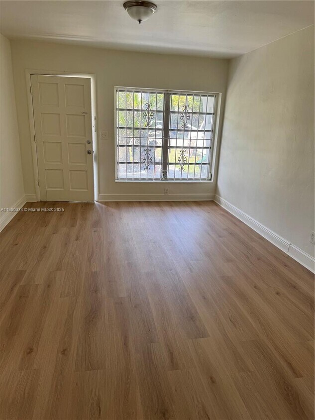 Foto del edificio - 1490 NE 118th Terrace