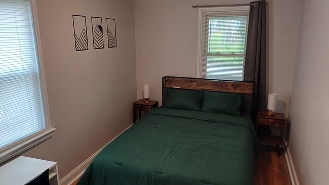 Foto del edificio - 4221 Grant St NE