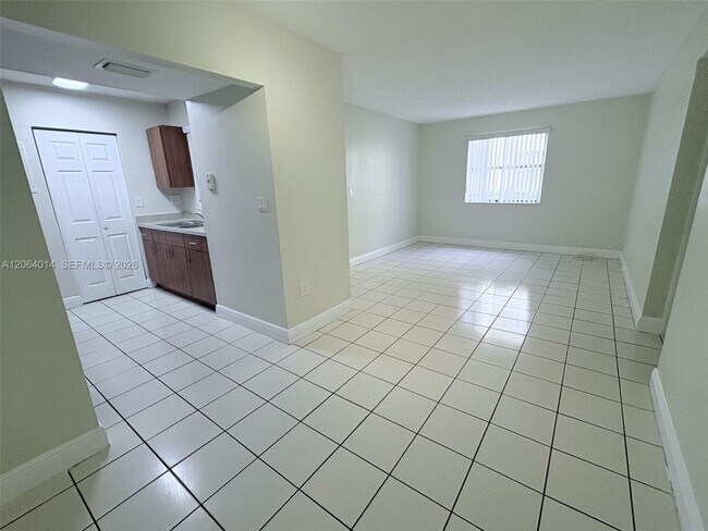 Building Photo - 500 NW 114th Ave