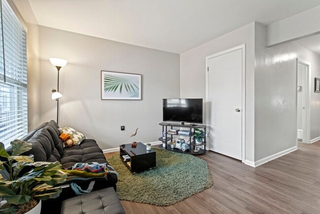 Interior Photo - Enclave at Bay