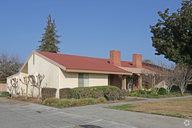 Building Photo - College Park Townhomes