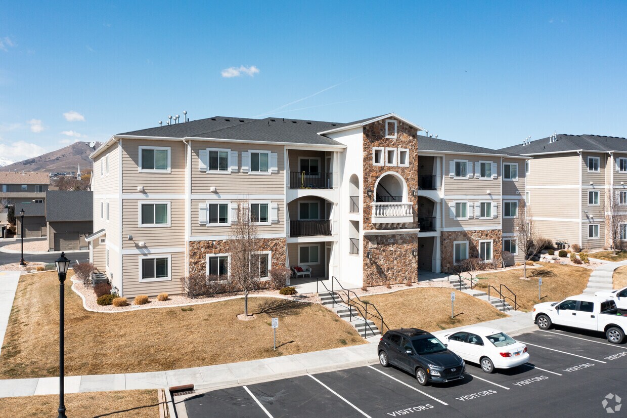 Foto del edificio - 151 W Ridge Rd