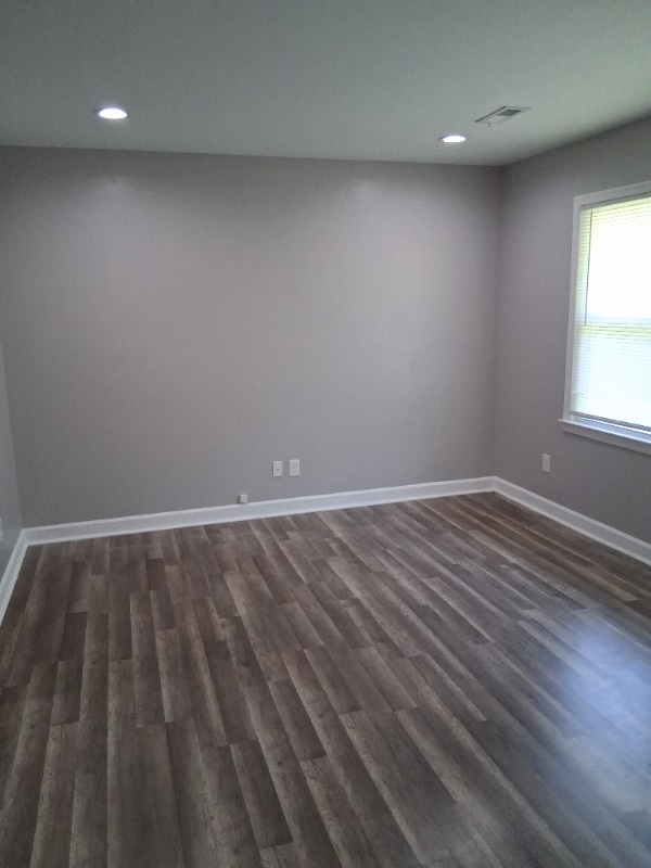 Building Photo - 5613 Ross Dr