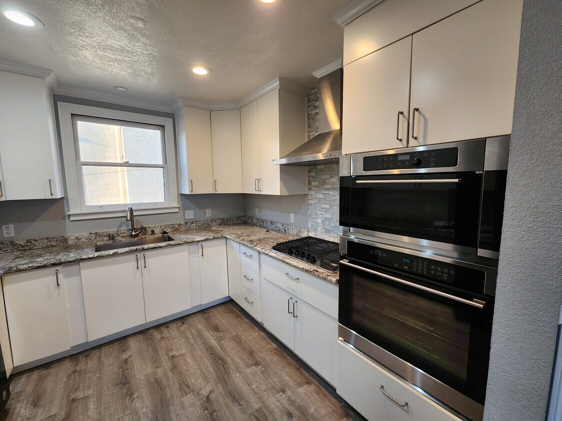 Foto principal - 3121 Carlson Blvd