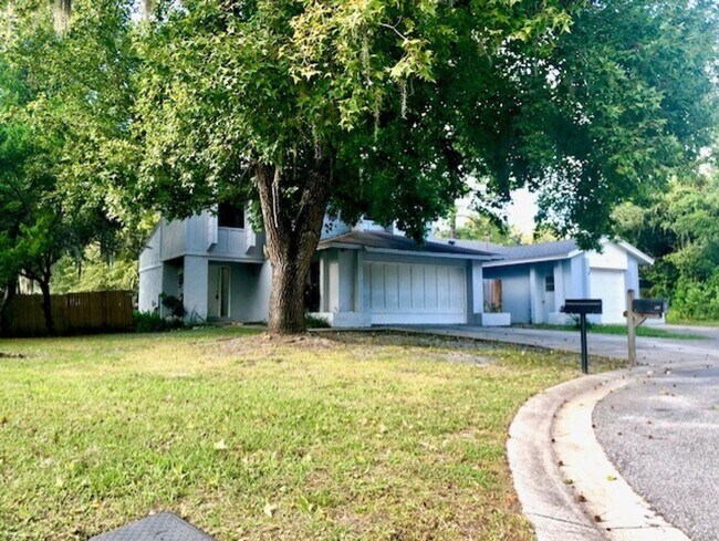 Foto del edificio - MOVE IN MARCH! 2 Story-Spacious 3 beds 2.5 bath townhouse with attached 2 car garage!!