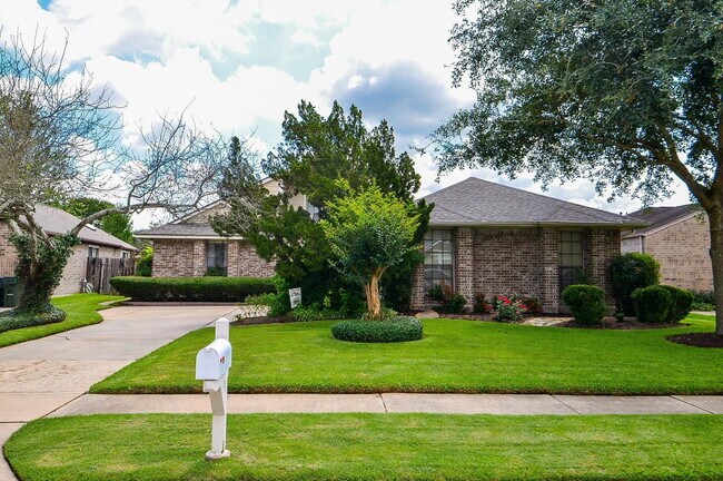 Foto del edificio - Echo Ridge, Sugar Land, TX 77478 - 3 BR 2 BA single-family home