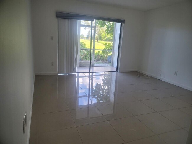 Building Photo - 2510 SW 81st Ave