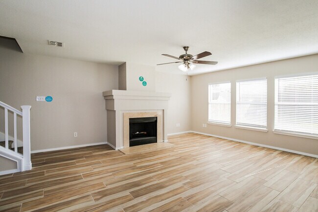 Building Photo - 324 Ellicott Dr