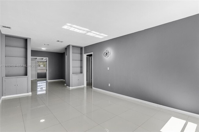 Foto del edificio - 2221 SW 13th St