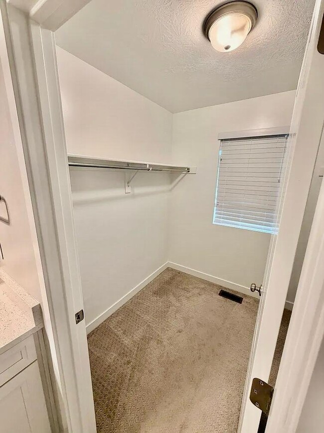 Building Photo - 15046 S Wild Horse Wy