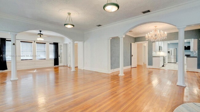 Foto del edificio - 1676 SW 11th St