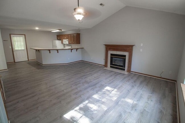 Building Photo - 1316 Valley Creek Ln