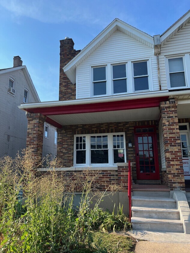 Primary Photo - 1520 W Broad St