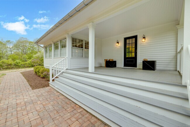 Foto del edificio - 429 Chestnut Land Rd