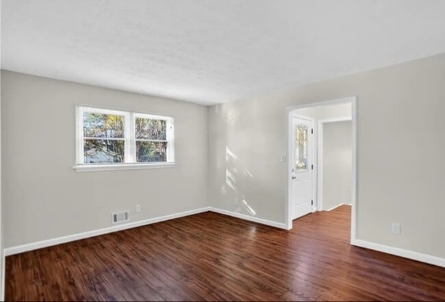 Building Photo - 170 Shiloh Run NW