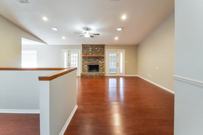 Building Photo - 704 Orchis Way