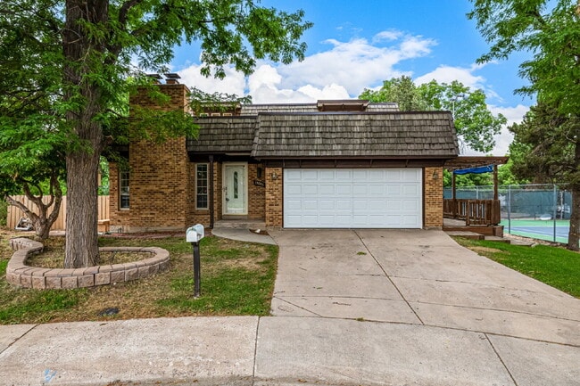 Two-Story home in Cherry Creek Racquet Cl... - Two-Story home in  Cherry Creek Racquet Cl...