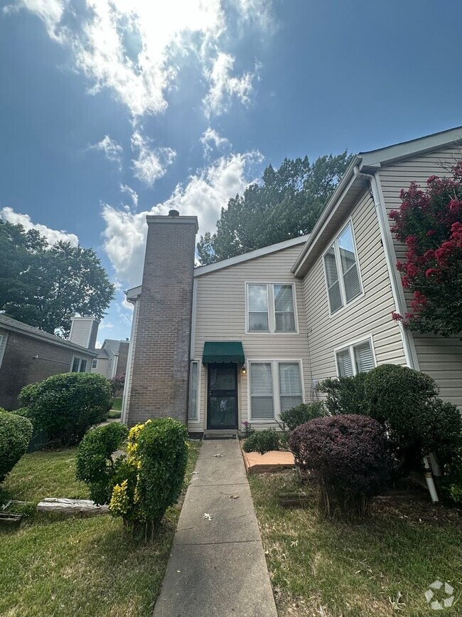 Building Photo - 1715 Port Oak Pl