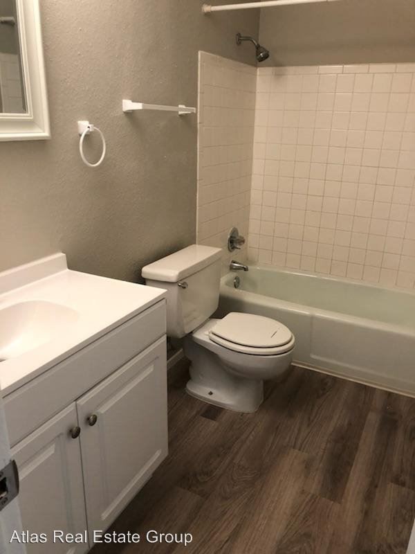 Building Photo - 405 St Vrain Pl