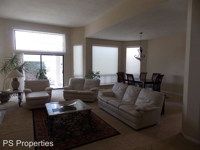 Foto del edificio - 11505 Woodmar Ln NE