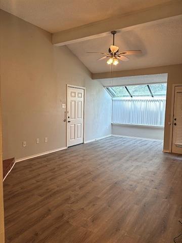 Foto del edificio - 9254 Forest Ln